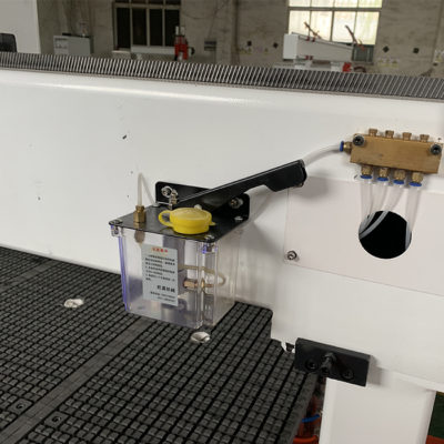 lubrication sytem on wood router